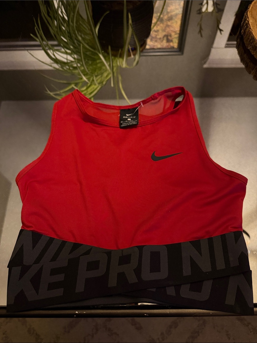 NEW ❤️ Nike Pro Intertwist Crop Top/Sports Bra, Women’s XS